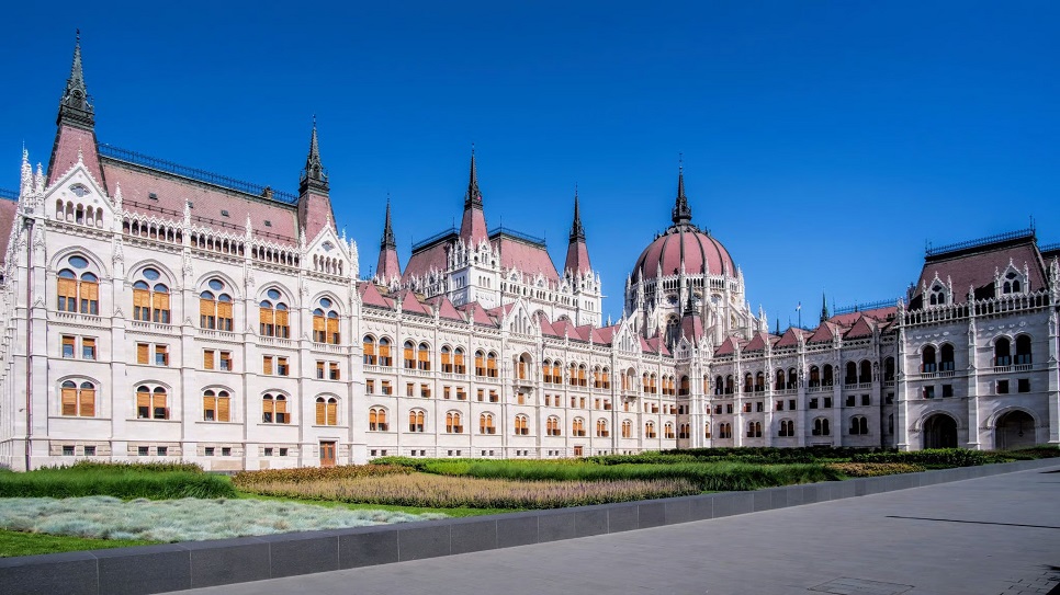 T&ograve;a nh&agrave; Nghị viện Hungary