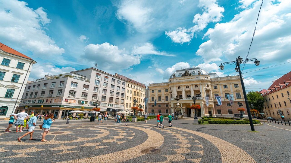 Quảng trường Hviezdoslav