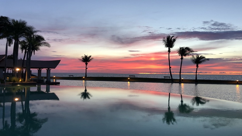 Ho&agrave;ng h&ocirc;n tại kh&aacute;ch sạn Empire