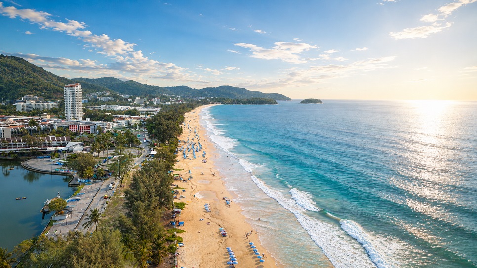 Bờ biển Karon Beach