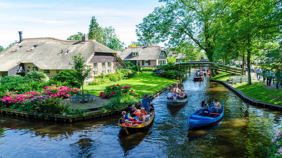 Làng cổ tích Giethoorn