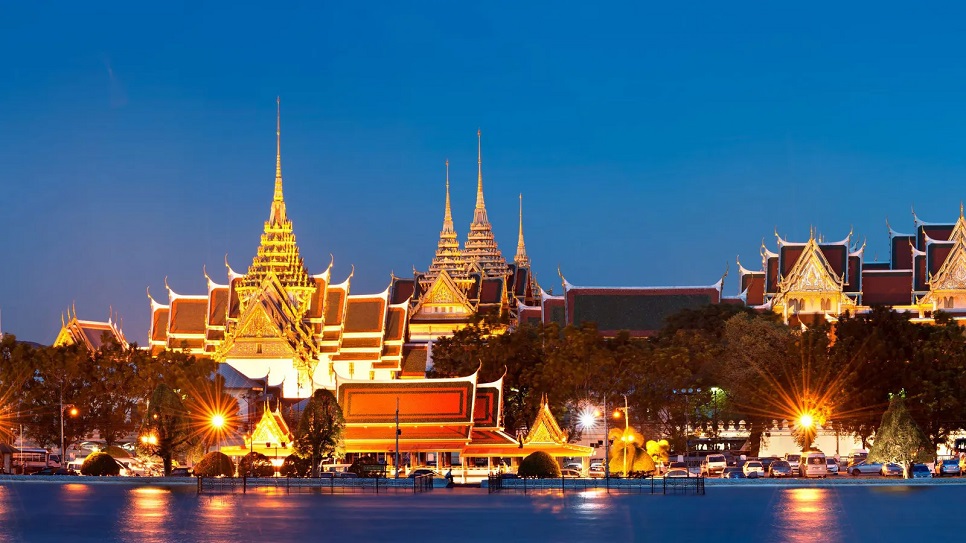 Một Bangkok lung linh huyền ảo khi màn đêm buông xuống