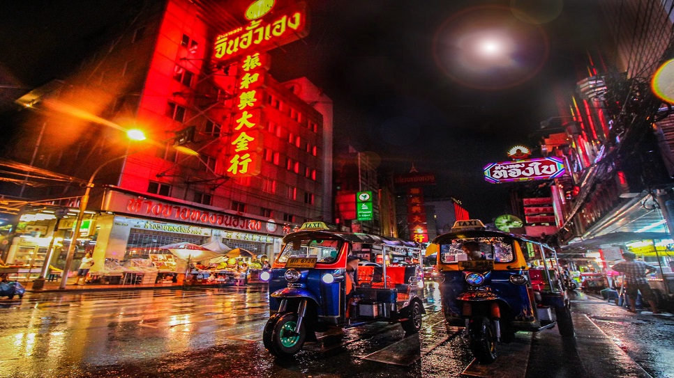 Bangkok sôi động về đêm
