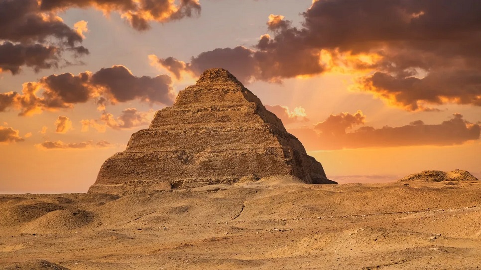 Kim tự tháp bậc thang Djoser
