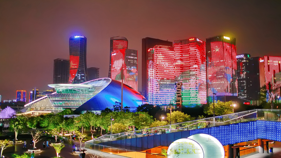 Màn trình diễn ánh sáng City Balcony Light Show