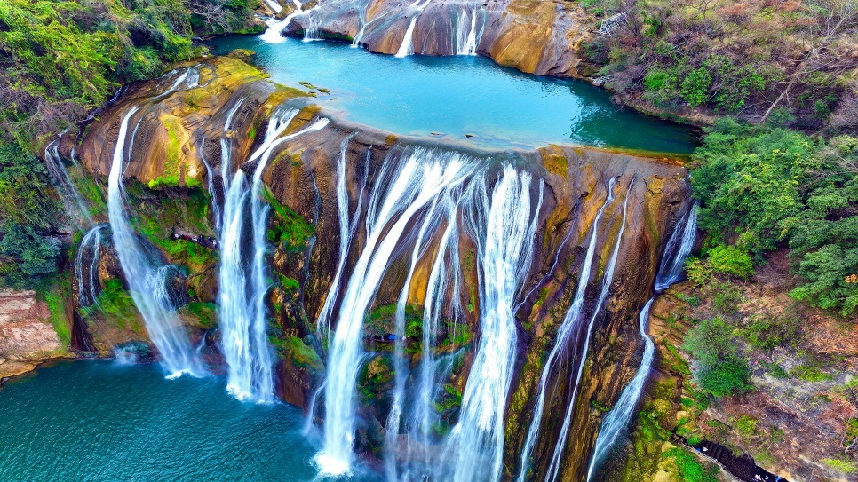 Thác Hoàng Quả Thụ nhìn từ trên cao