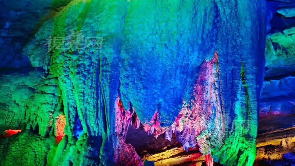 Khung cảnh huyền ảo trong Cung Long L&acirc;n