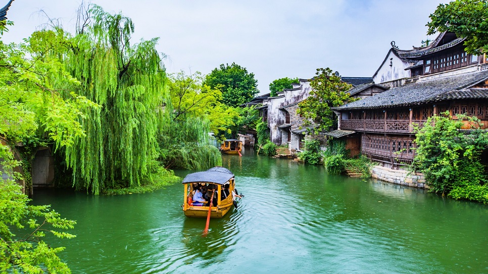 Dạo thuyền quanh Bộc Viện Cổ trấn