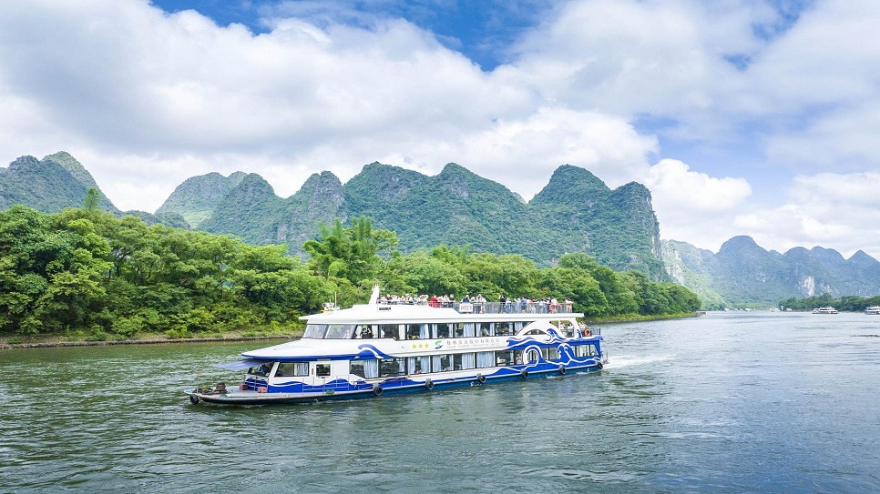 Du thuyền tr&ecirc;n s&ocirc;ng Li Giang