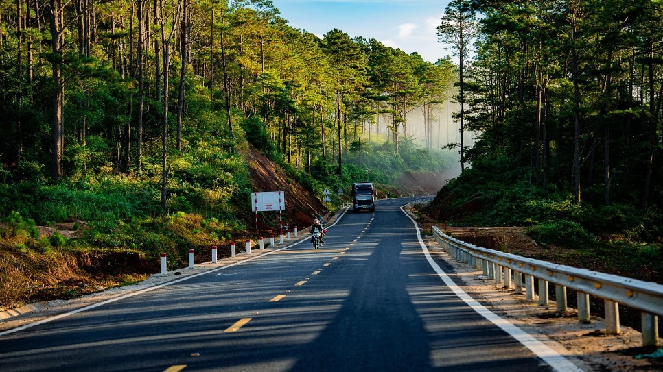 Đường th&ocirc;ng Măng Đen