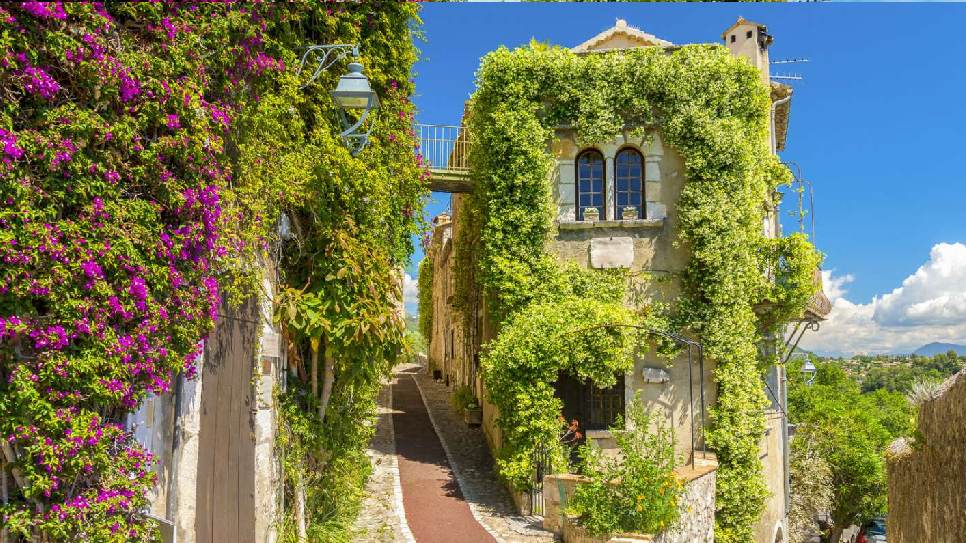 L&agrave;ng cổ Saint Paul De Vence
