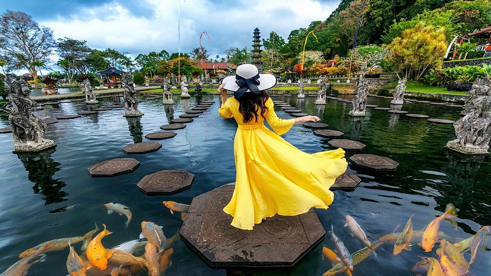 Cung điện nước Tirta Gangga