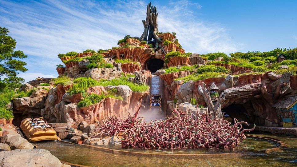 Trải nghiệm c&aacute;c tr&ograve; chơi hấp dẫn tại Tokyo Disneyland