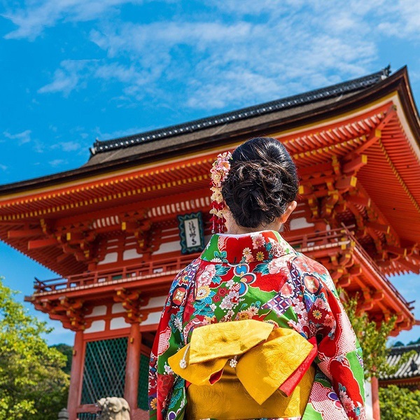 OSAKA -TOKYO (NRT): VI VU NHẬT BẢN CUNG ĐƯỜNG VÀNG