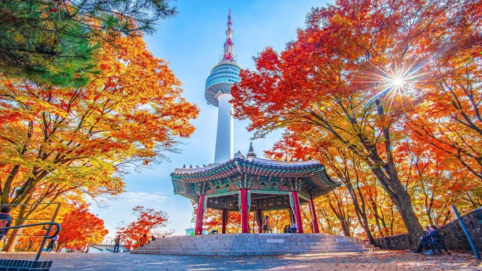 Th&aacute;p Namsan