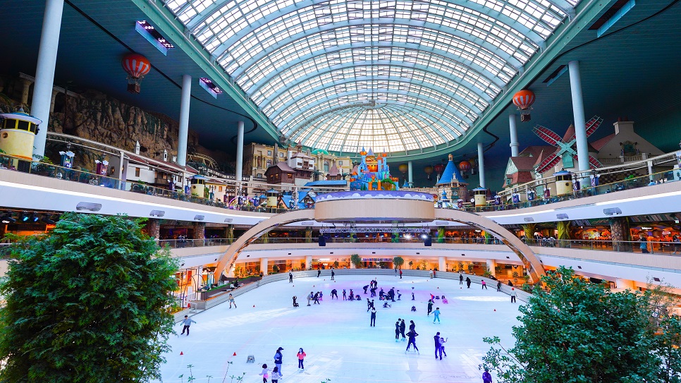 Bên trong Công viên chủ đề Lotte World