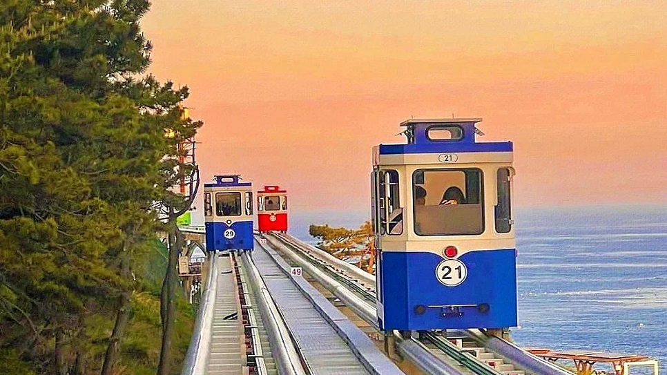 Haeundae Blues line train