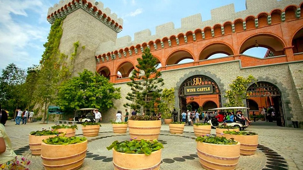 Lâu đài Vang RD trong khu nghỉ dưỡng Sealink