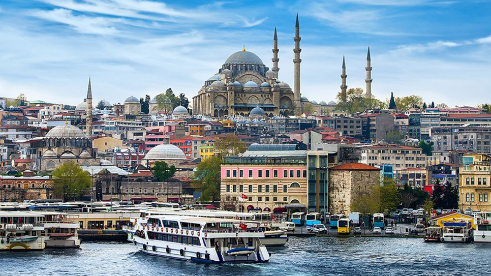 Du ngoạn trên eo biển Bosphorus