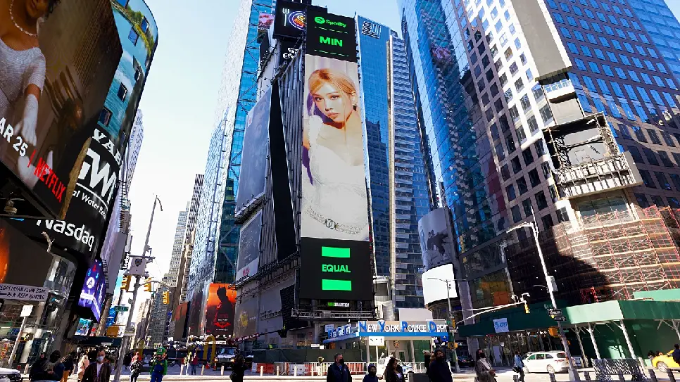  Quảng trường thời đại (Times Square)