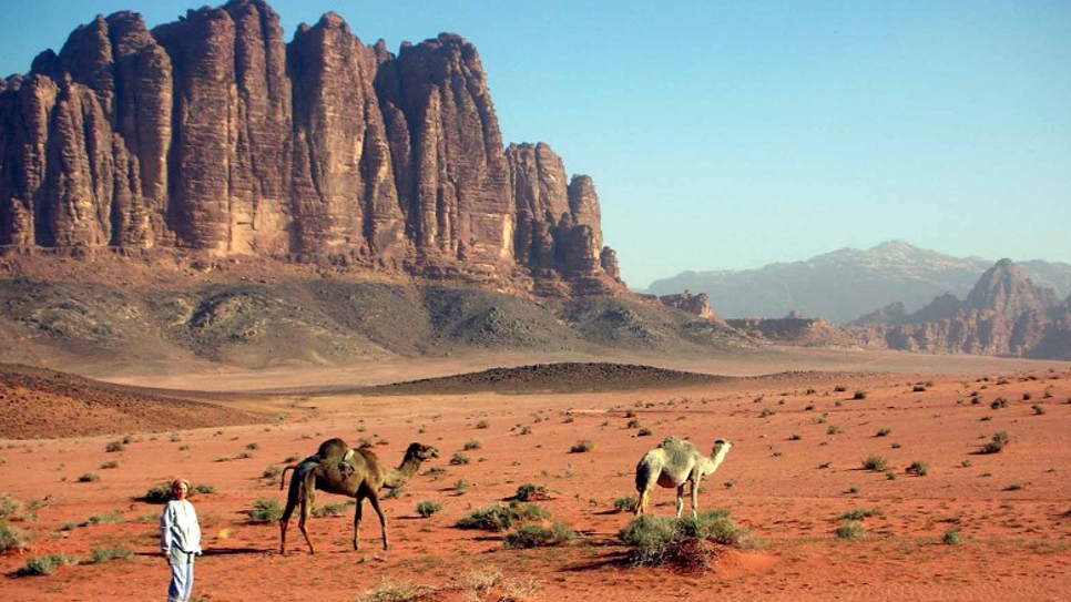 Du khách sẽ hết sức ngạc nhiên khi vẫn còn có thể nhìn thấy nhiều dấu vết của dân du mục từ nhiều ngàn năm trước để lại