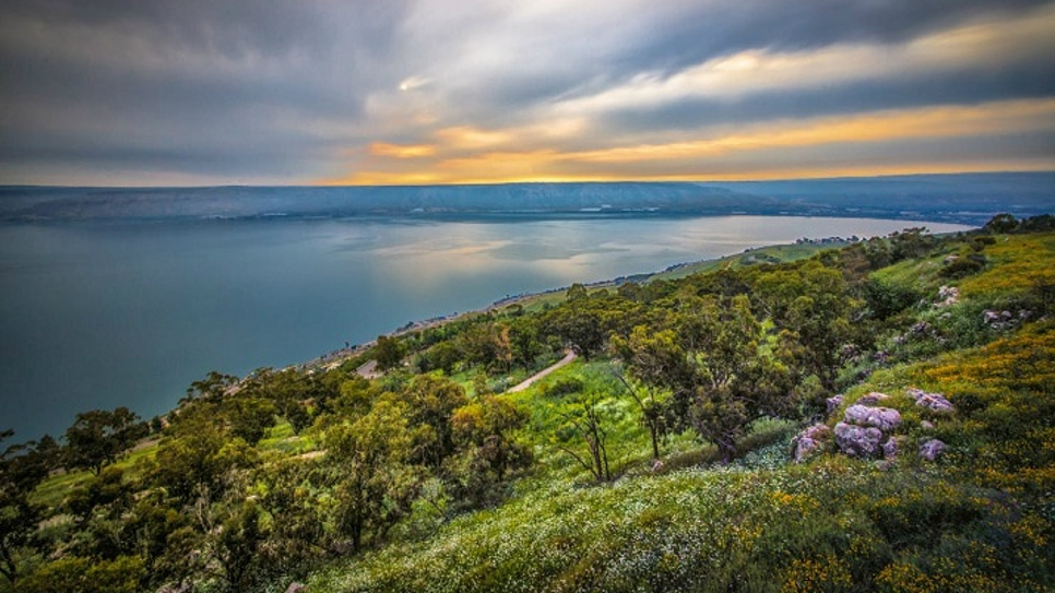 Bình minh trên Biển Hồ Galilee