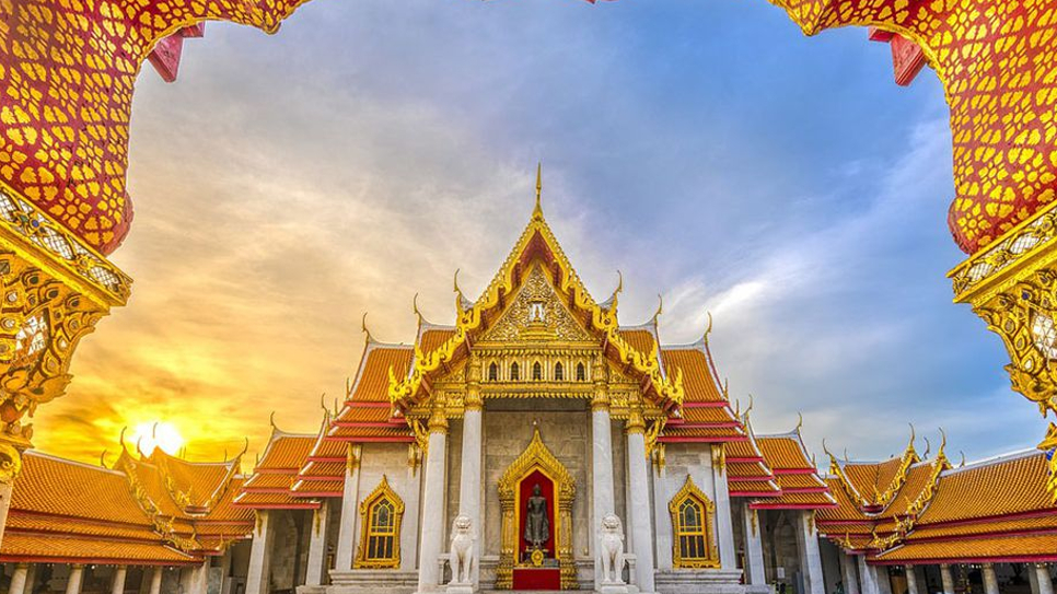 Chùa Cẩm Thạch (Wat Benchamabophit)