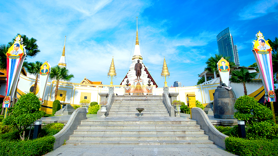Ch&ugrave;a Thuyền (WAT YANAWA) 