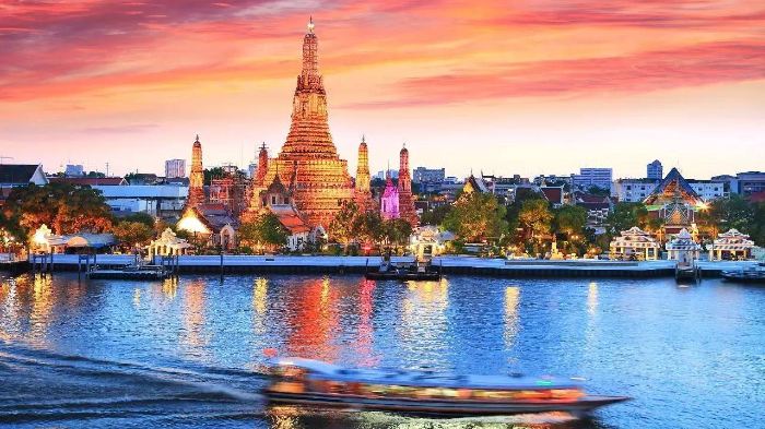 Đi thuyền trên sông Chao Phraya