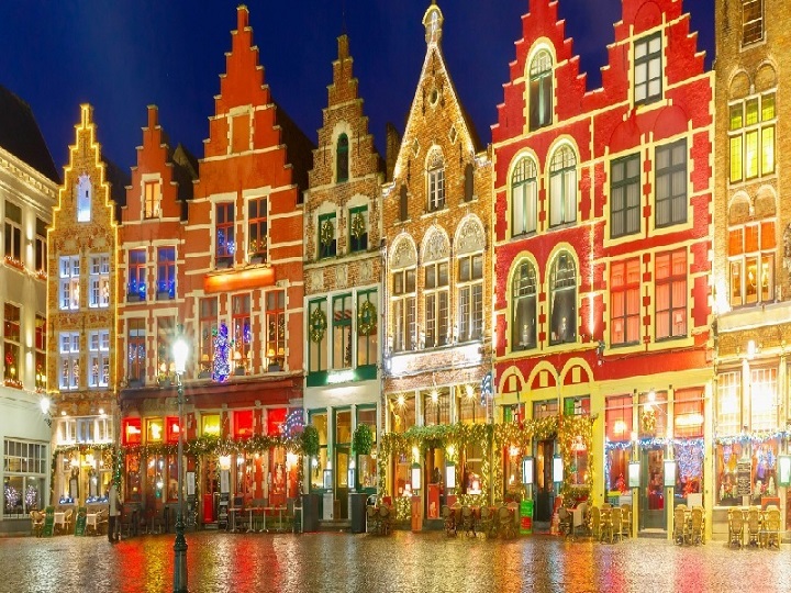Quảng trường Bruges tại Bỉ được trang trí rực rỡ ánh đèn
