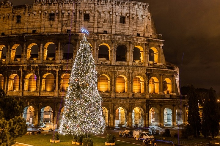 Cây thông Noel khổng lồ tại Ý