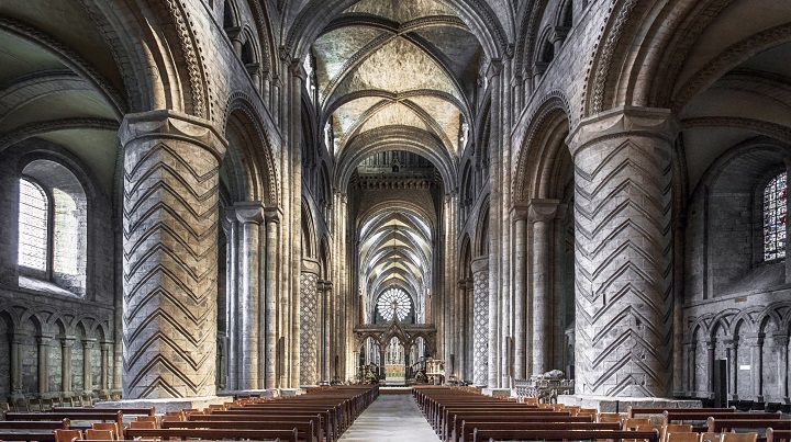 Khu vực bên trong nhà thờ Durham