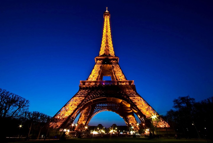 Nhắc đến Paris, không thể thiếu tháp Eiffel