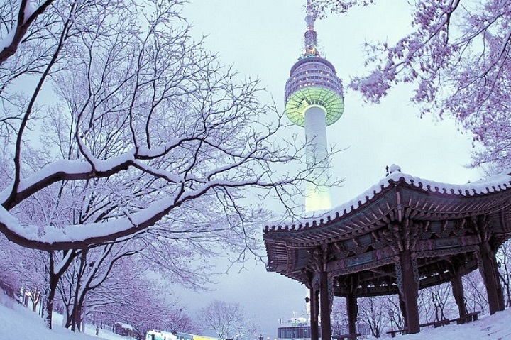 Tháp Namsan – Địa điểm ngắm tuyết đầu mùa lí tưởng của các cặp đôi