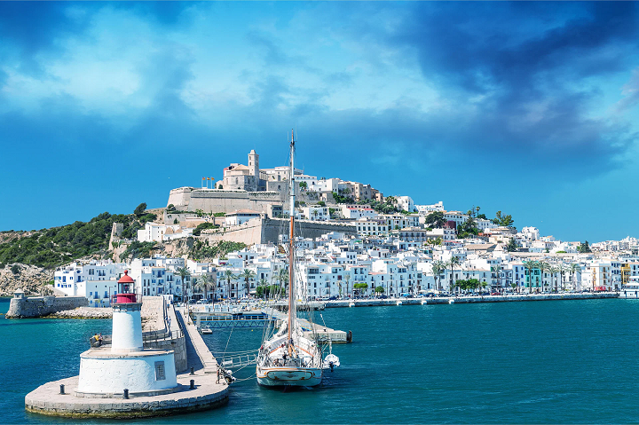 Ibiza - Thiên đường nghỉ dưỡng của giới thượng lưu