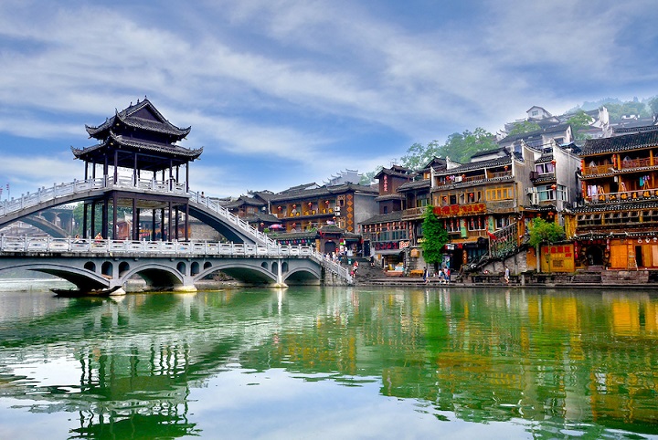 Phượng Hoàng Cổ Trấn - địa điểm hot nhất du lịch Trung Quốc