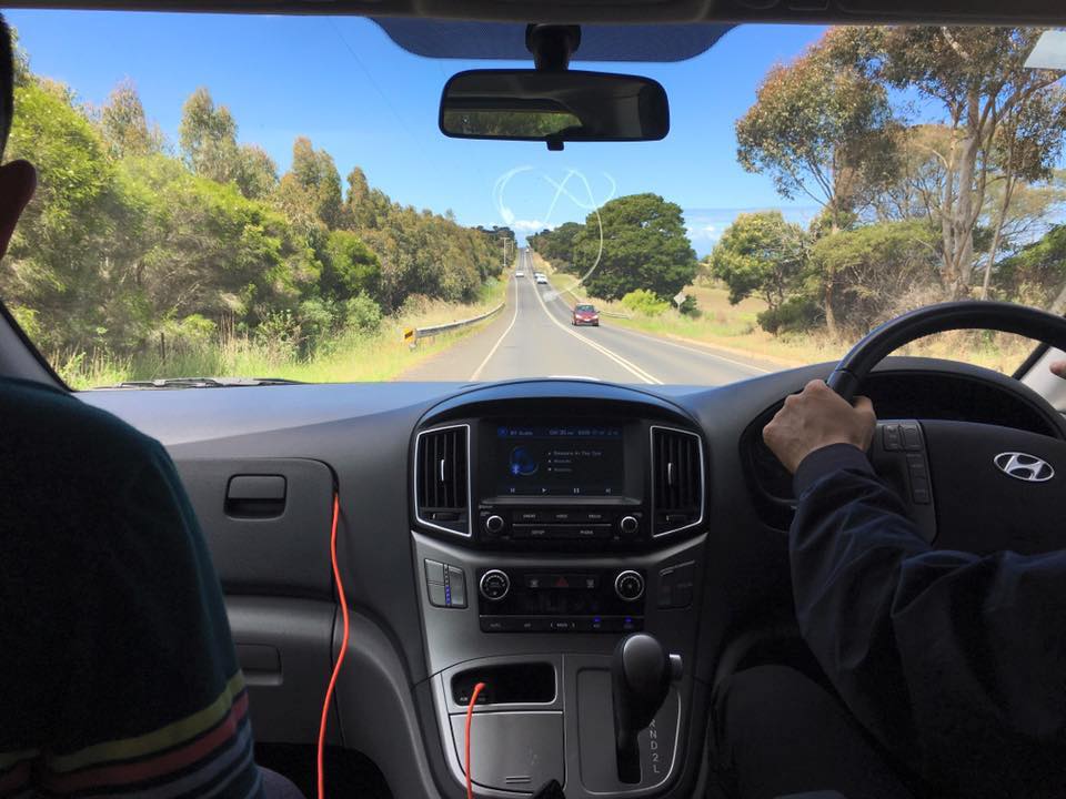 Lái Xe Ở Úc: Đi Bên Trái Nhưng Lẽ Phải Là Của Ta