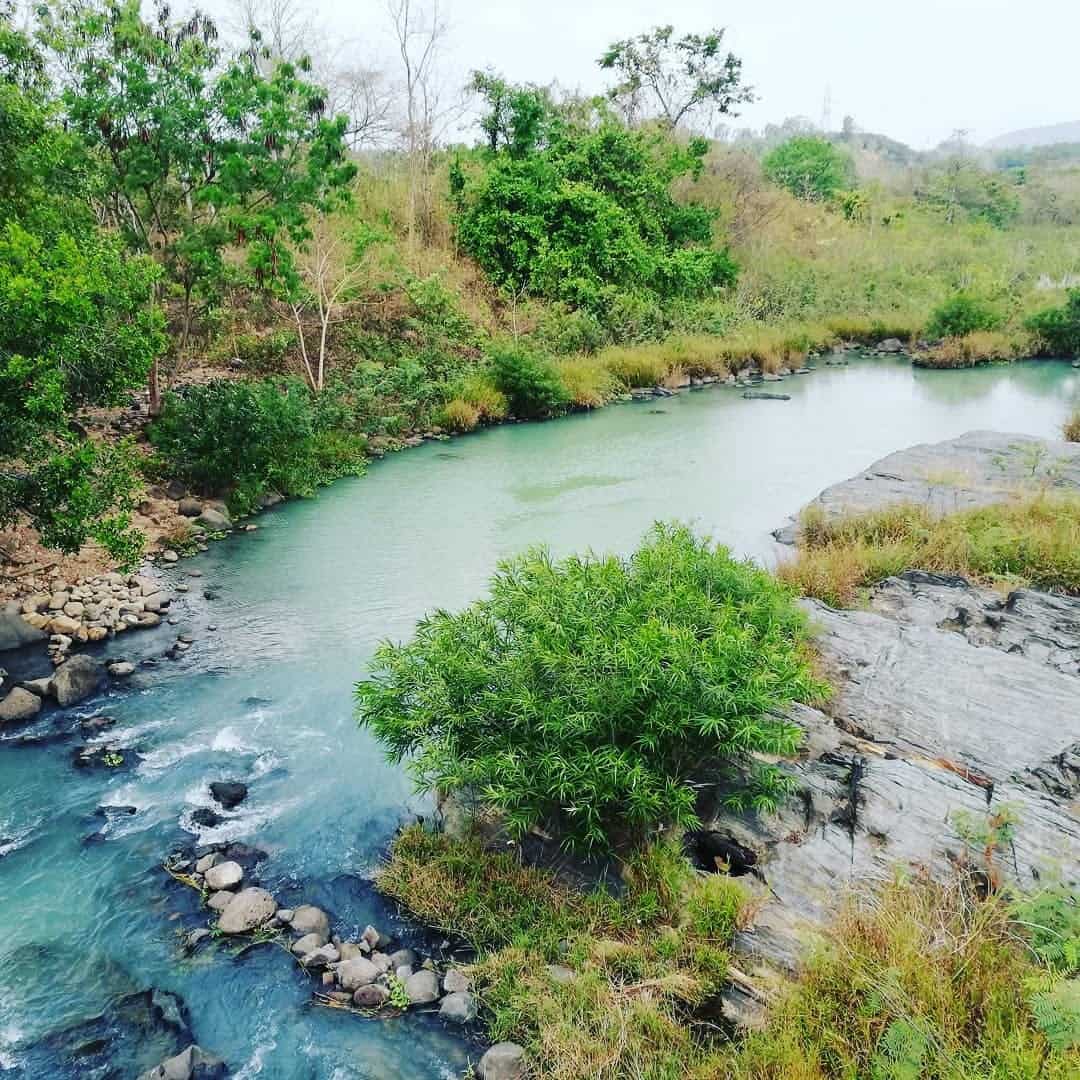 dòng nước thác Dray Nur