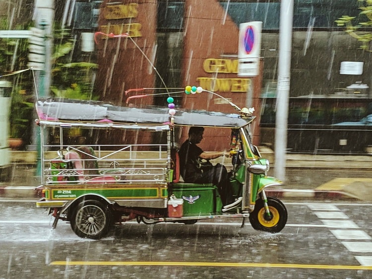Xe tuk tuk – phương tiện di chuyển đặc trưng tại Thái 
